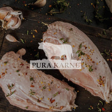 Cargar imagen en el visor de la galería, PECHUGA CON HUESO PAQUETE DE 1 KILO
